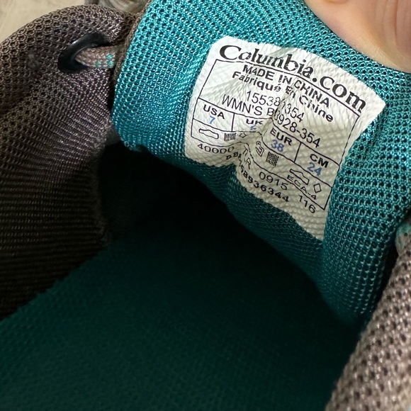 Columbia women’s hiking shoes - Picture 6 of 6